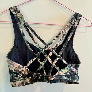 Lululemon sports bra